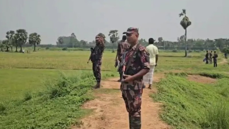 পুশইনে ব্যর্থ হয়ে ২১ ঘণ্টা পর ৯ জনকে ফিরিয়ে নিল বিএসএফ