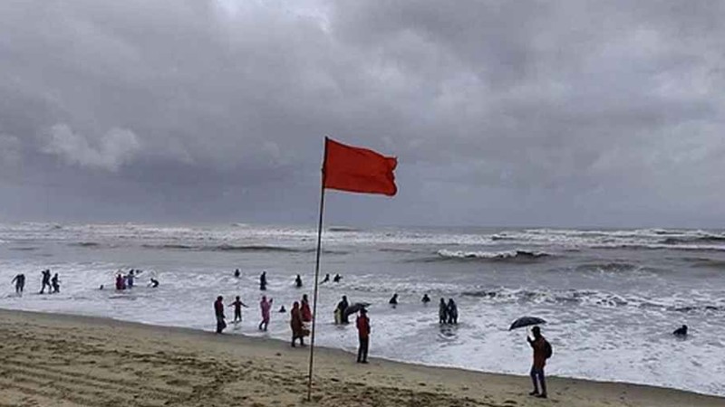 চট্টগ্রাম অঞ্চলে স্বল্পমেয়াদী বন্যার পূর্বাভাস, বন্দরে ৩ নম্বর সতর্ক সংকেত
