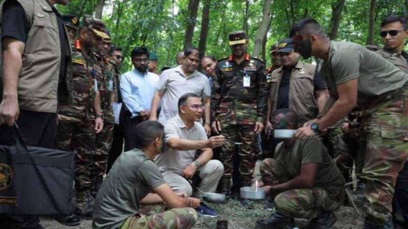 সেনাবাহিনীর গ্রীষ্মকালীন মহড়া আকস্মিক পরিদর্শন করলেন প্রধানমন্ত্রী তারেক রহমান