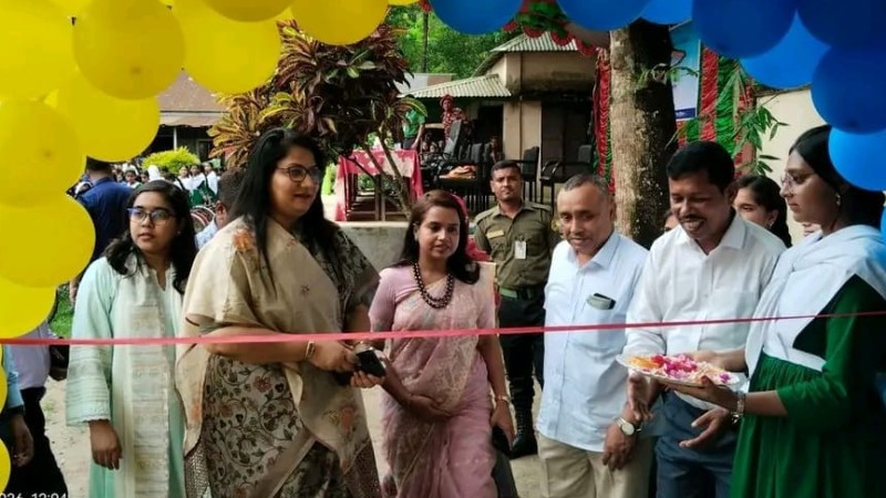 টাঙ্গাইলের ধনবাড়িতে ডিসি উদ্বোধন করলেন পাইস্কা হাই স্কুলের ছাদ বাগান ও ছাত্রীদের কমন রুম