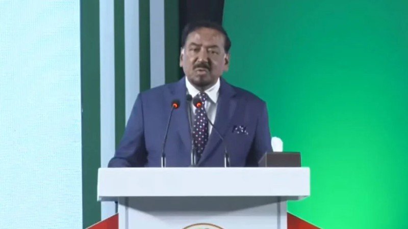 রাষ্ট্রীয় অনুষ্ঠানে বিশৃঙ্খলা: ‘লজ্জিত ও ব্যথিত’ ভারপ্রাপ্ত রাষ্ট্রপতি হাফিজ উদ্দিন আহমদ
